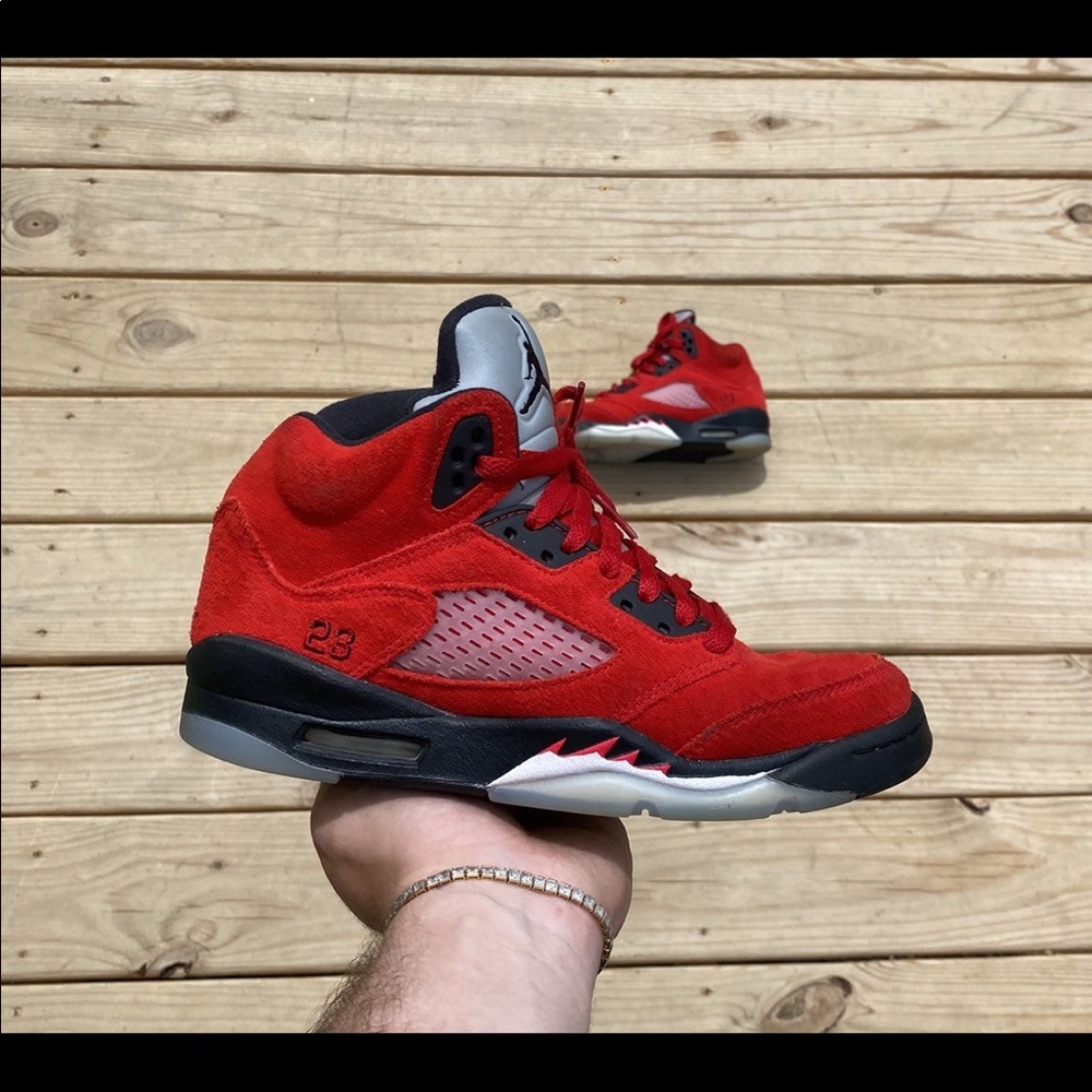Jordan 5 raging bull size 5y